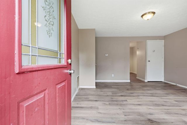 3313 Robin Hill Court E, Columbus, OH 43223