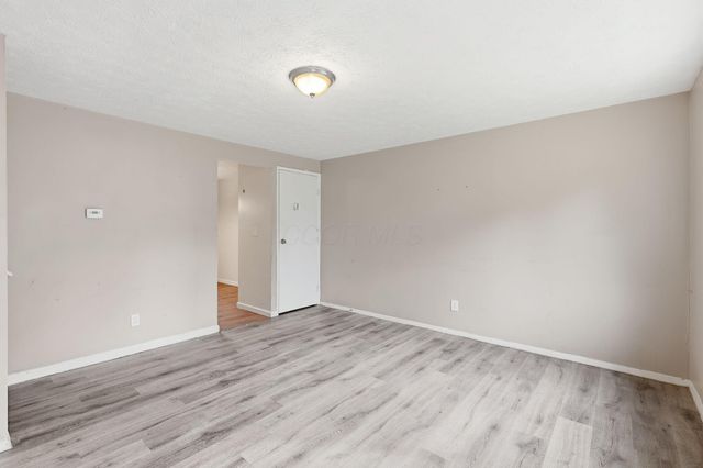 3313 Robin Hill Court E, Columbus, OH 43223