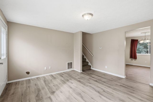 3313 Robin Hill Court E, Columbus, OH 43223