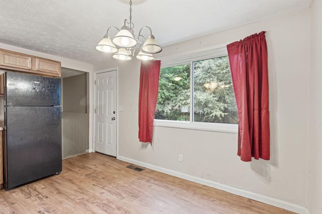 3313 Robin Hill Court E, Columbus, OH 43223