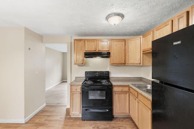 3313 Robin Hill Court E, Columbus, OH 43223