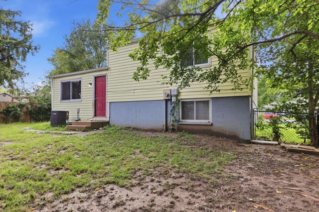 3313 Robin Hill Court E, Columbus, OH 43223