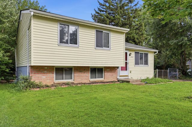 3313 Robin Hill Court E, Columbus, OH 43223