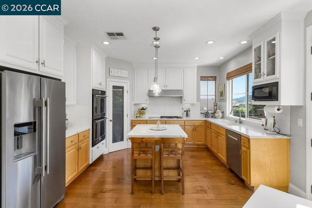 11183 Brittany Ln, Dublin, CA 94568