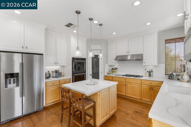 11183 Brittany Ln, Dublin, CA 94568