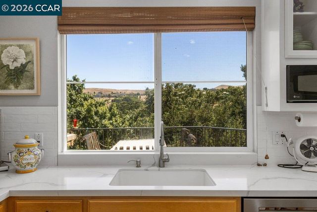 11183 Brittany Ln, Dublin, CA 94568