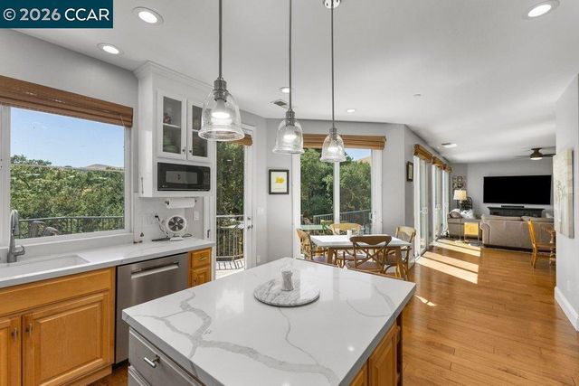 11183 Brittany Ln, Dublin, CA 94568