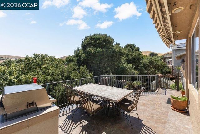 11183 Brittany Ln, Dublin, CA 94568