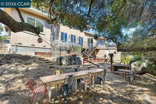 11183 Brittany Ln, Dublin, CA 94568
