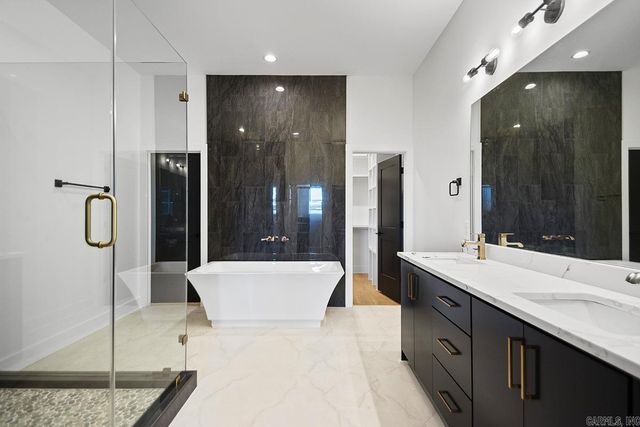 1015 Black Bass Court, Jacksonville, AR 72076