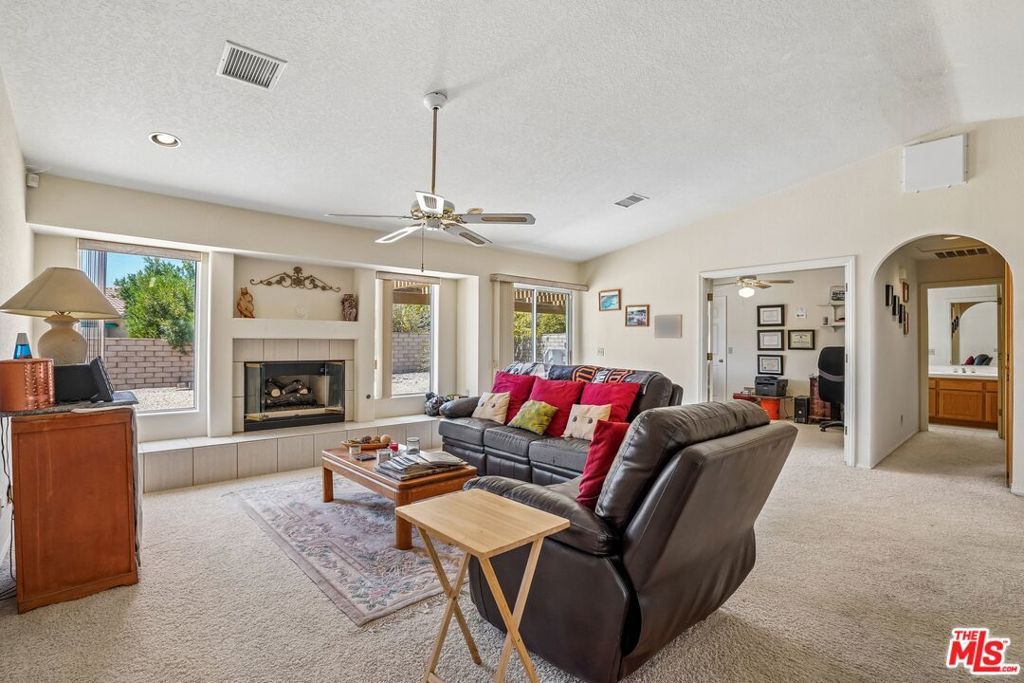 Image 6 of property listing at 9711 Brookline Avenue, Desert Hot Springs, CA 92240