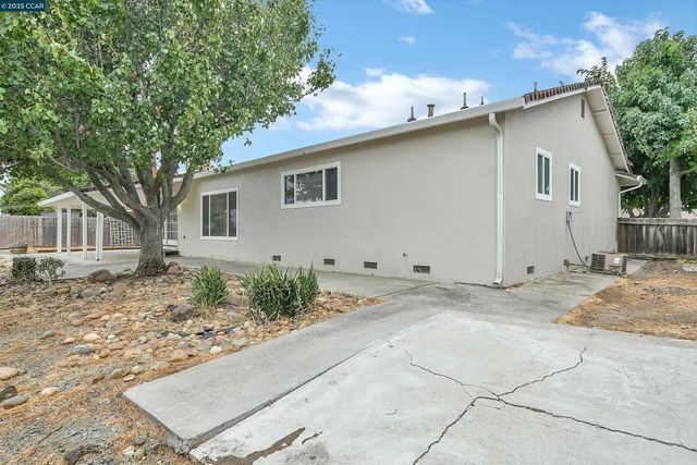 1449 Ventura Dr, Pittsburg, CA 94565