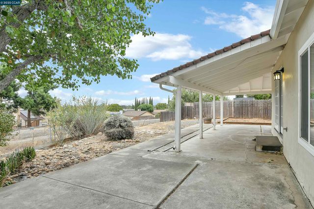1449 Ventura Dr, Pittsburg, CA 94565