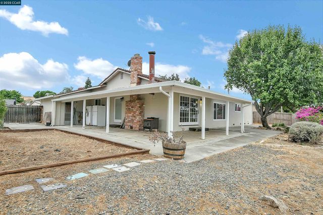 1449 Ventura Dr, Pittsburg, CA 94565