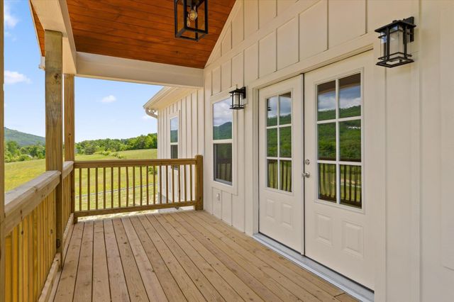 133 N Knobby Road, Trenton, GA 30752