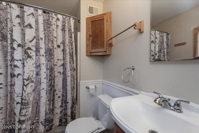 6897 No Name Lane, Fairbanks, AK 99712