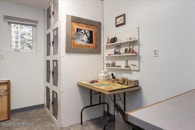 6897 No Name Lane, Fairbanks, AK 99712