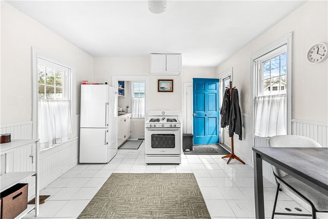 75 Greenwood Avenue, East Providence, RI 02916