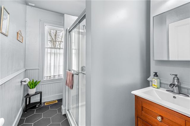 75 Greenwood Avenue, East Providence, RI 02916