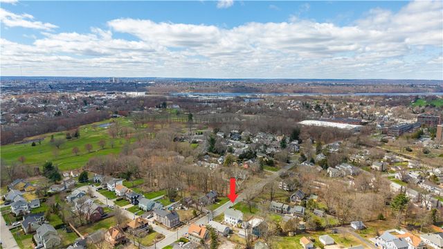 75 Greenwood Avenue, East Providence, RI 02916