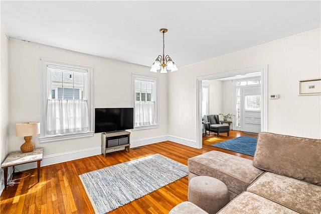 75 Greenwood Avenue, East Providence, RI 02916