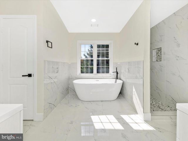 2621 BEAR DEN RD, Frederick, MD 21701