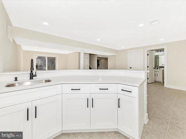 2621 BEAR DEN RD, Frederick, MD 21701