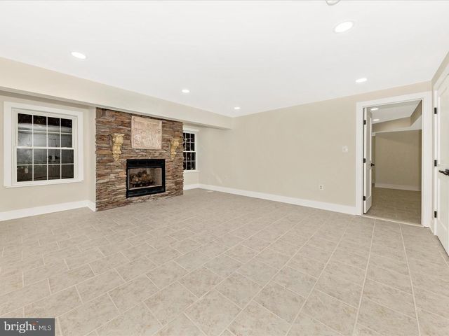 2621 BEAR DEN RD, Frederick, MD 21701