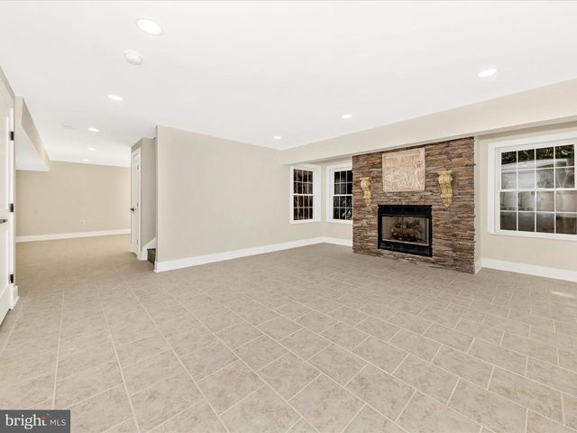 2621 BEAR DEN RD, Frederick, MD 21701