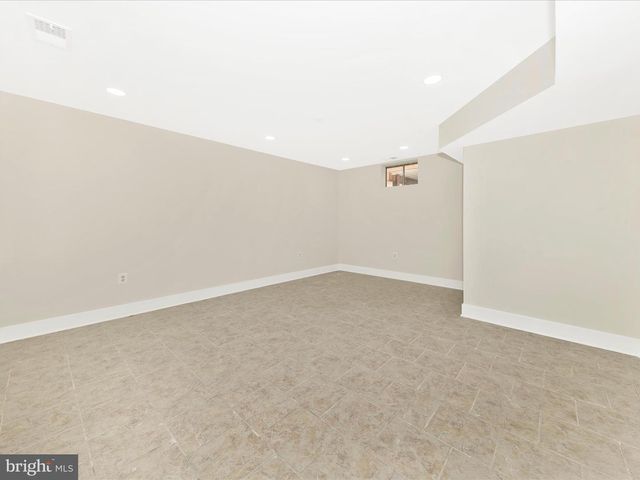 2621 BEAR DEN RD, Frederick, MD 21701