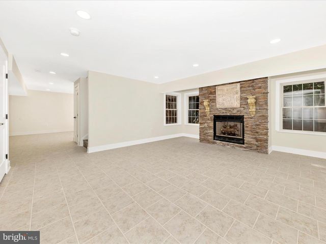 2621 BEAR DEN RD, Frederick, MD 21701