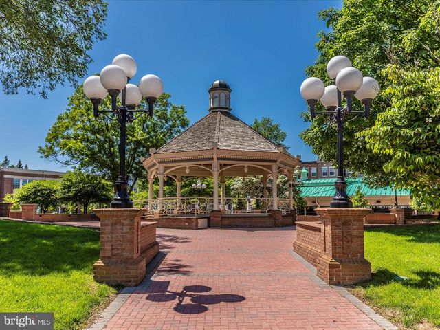 2621 BEAR DEN RD, Frederick, MD 21701