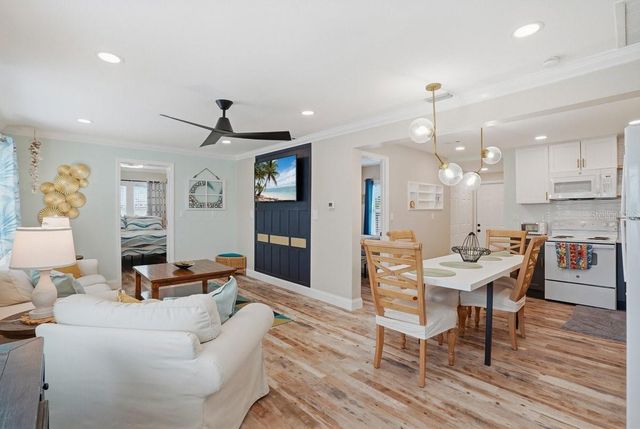 118 92ND AVENUE, Treasure Island, FL 33706