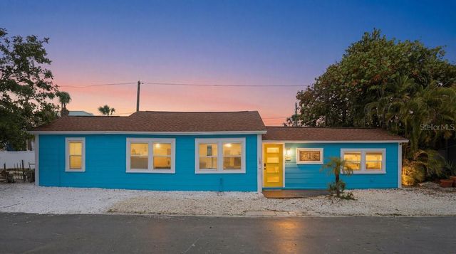 118 92ND AVENUE, Treasure Island, FL 33706