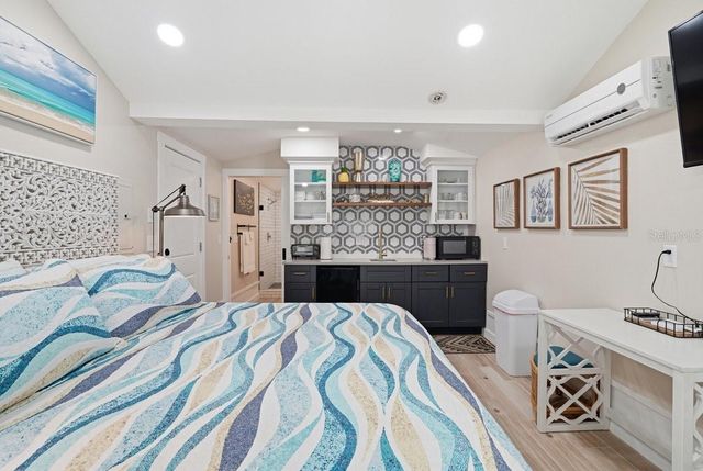 118 92ND AVENUE, Treasure Island, FL 33706