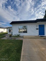 45 Tangelo CT, Lehigh Acres, FL 33936