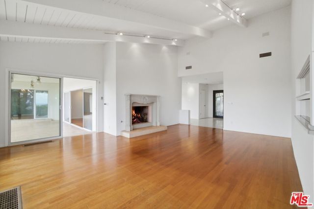 7132 Macapa Drive, Los Angeles, CA 90068