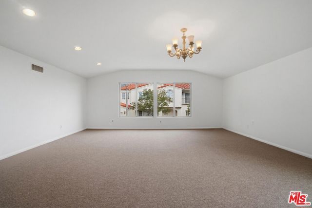 7132 Macapa Drive, Los Angeles, CA 90068