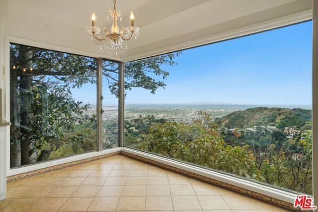 7132 Macapa Drive, Los Angeles, CA 90068