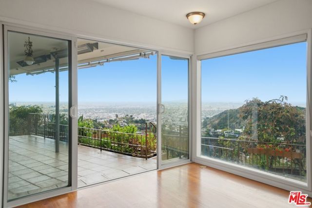 7132 Macapa Drive, Los Angeles, CA 90068