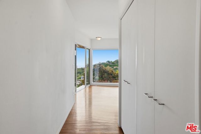 7132 Macapa Drive, Los Angeles, CA 90068