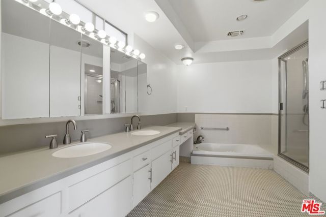 7132 Macapa Drive, Los Angeles, CA 90068