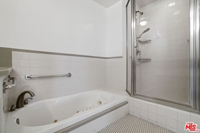 7132 Macapa Drive, Los Angeles, CA 90068