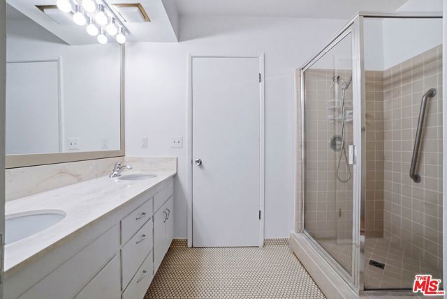 7132 Macapa Drive, Los Angeles, CA 90068