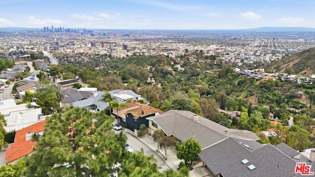 7132 Macapa Drive, Los Angeles, CA 90068