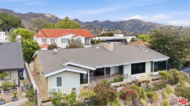 7132 Macapa Drive, Los Angeles, CA 90068