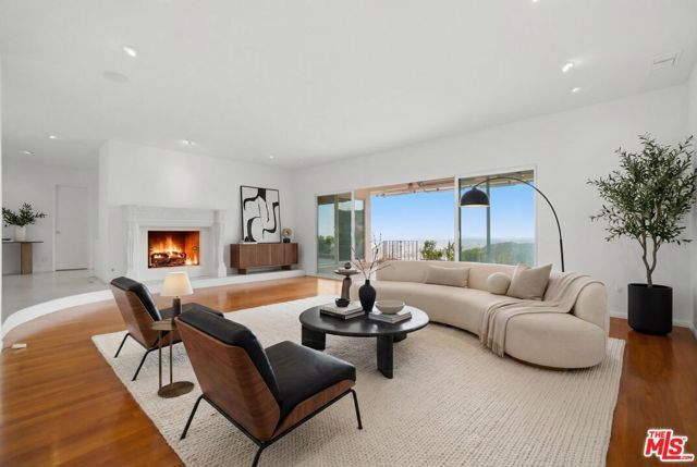 7132 Macapa Drive, Los Angeles, CA 90068