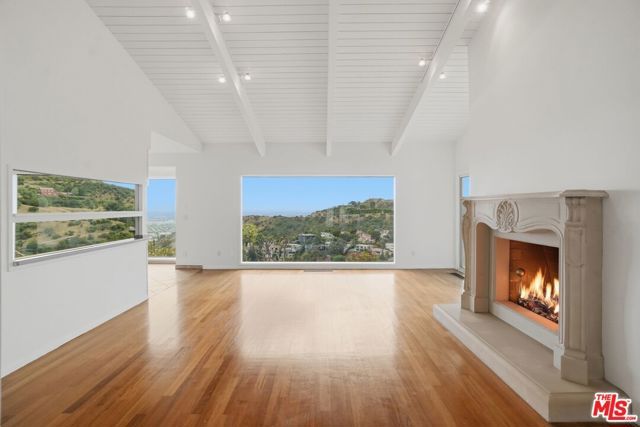 7132 Macapa Drive, Los Angeles, CA 90068