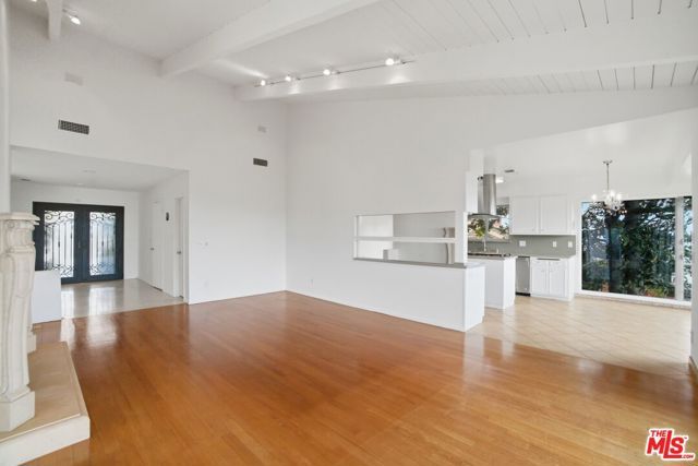 7132 Macapa Drive, Los Angeles, CA 90068