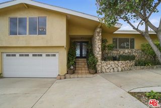 7132 Macapa Drive, Los Angeles, CA 90068